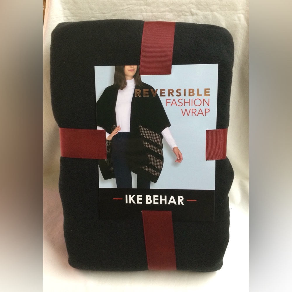 NWT Ike Behar Reversible Wrap. OS